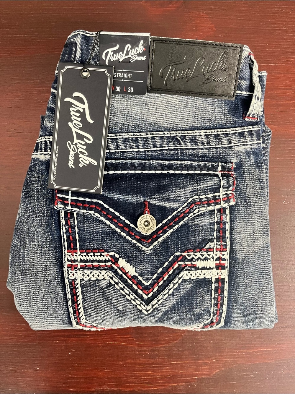 True Luck Men`s Jeans Straight Medium Wash 30x30 NWT $60 Embroidered